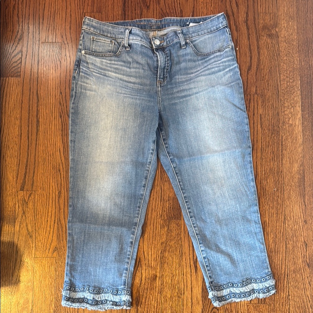 Chico's Light Blue Cropped Jeans